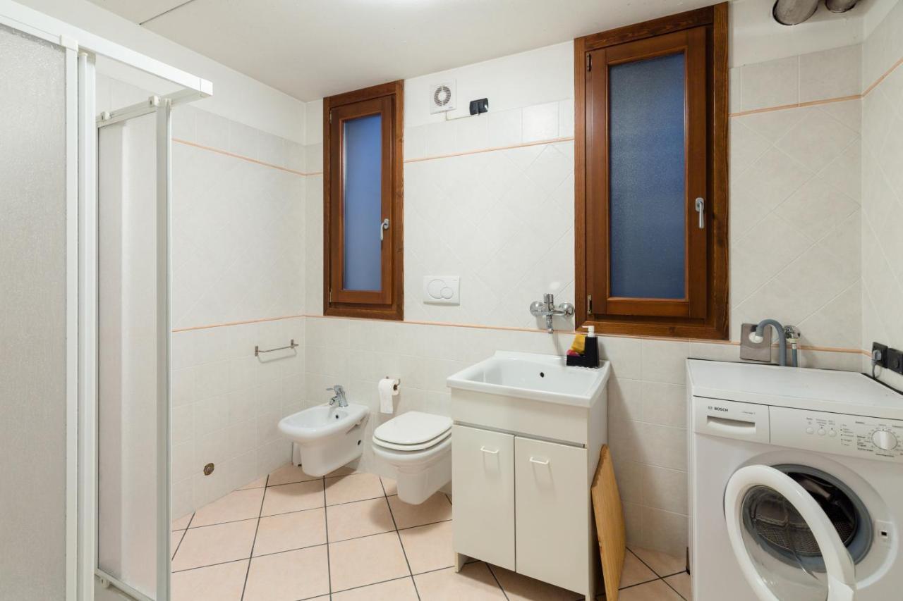 Casa Lorena Desenzano del Garda Luaran gambar