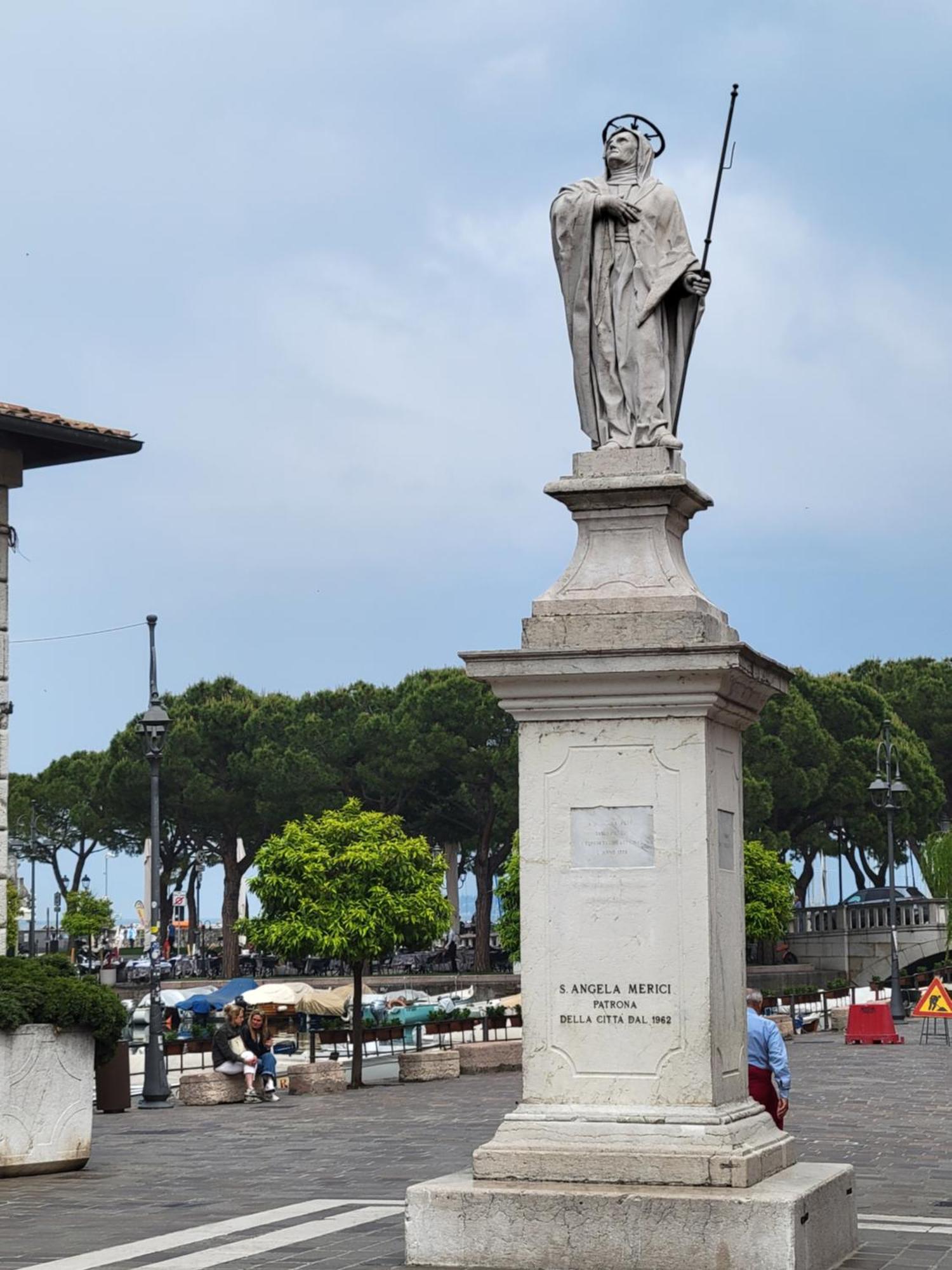 Casa Lorena Desenzano del Garda Luaran gambar